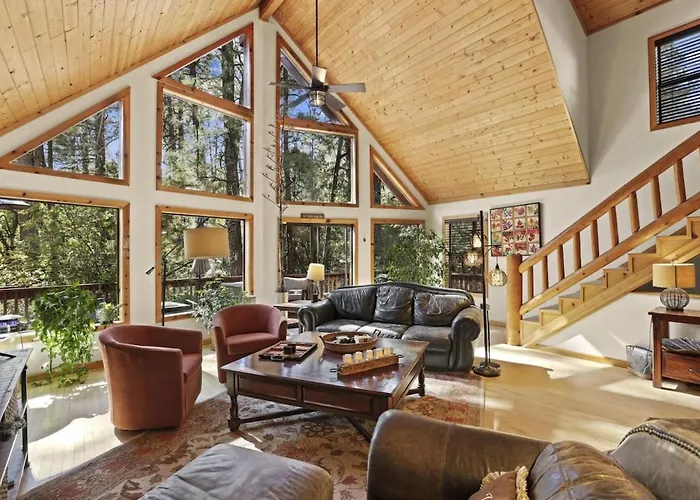 Chalet Wandering Elk Pine